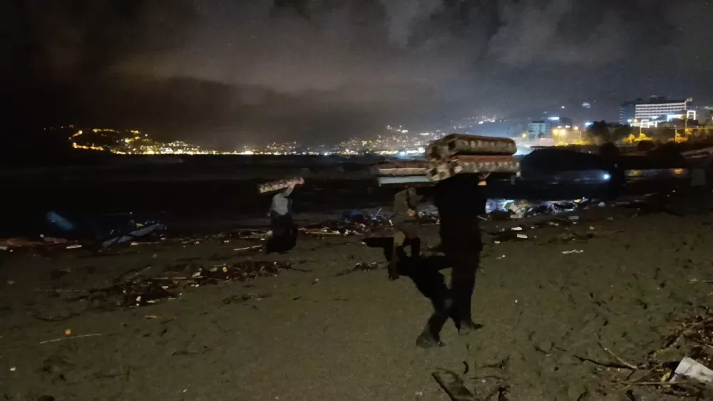 Alanya'da sağanak bilançosu! Dimçayı taştı, işletmeler sulara gömüldü  