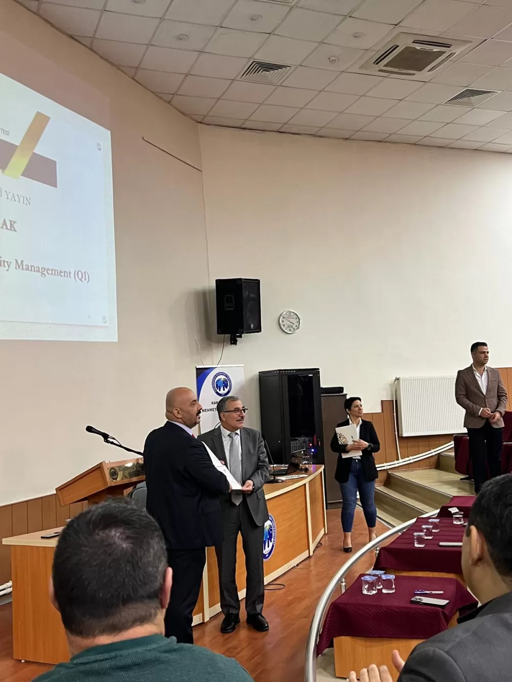 Doç. Dr. Murat Ak’a akademik başarı ödülü