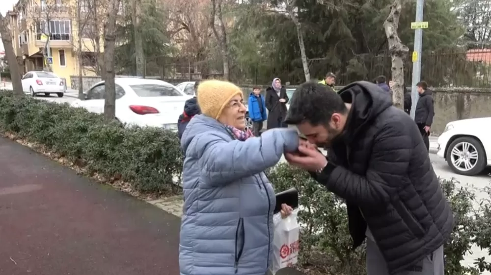 Isparta'ya gezmeye geldi bulduğu cüzdanla insanlık dersi verdi