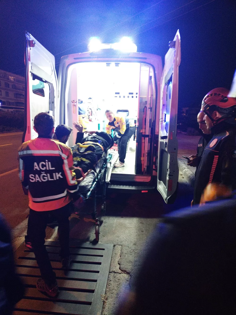 Antalya'da sarp kayalıklara düştü! İtfaiye ve AFAD seferber oldu