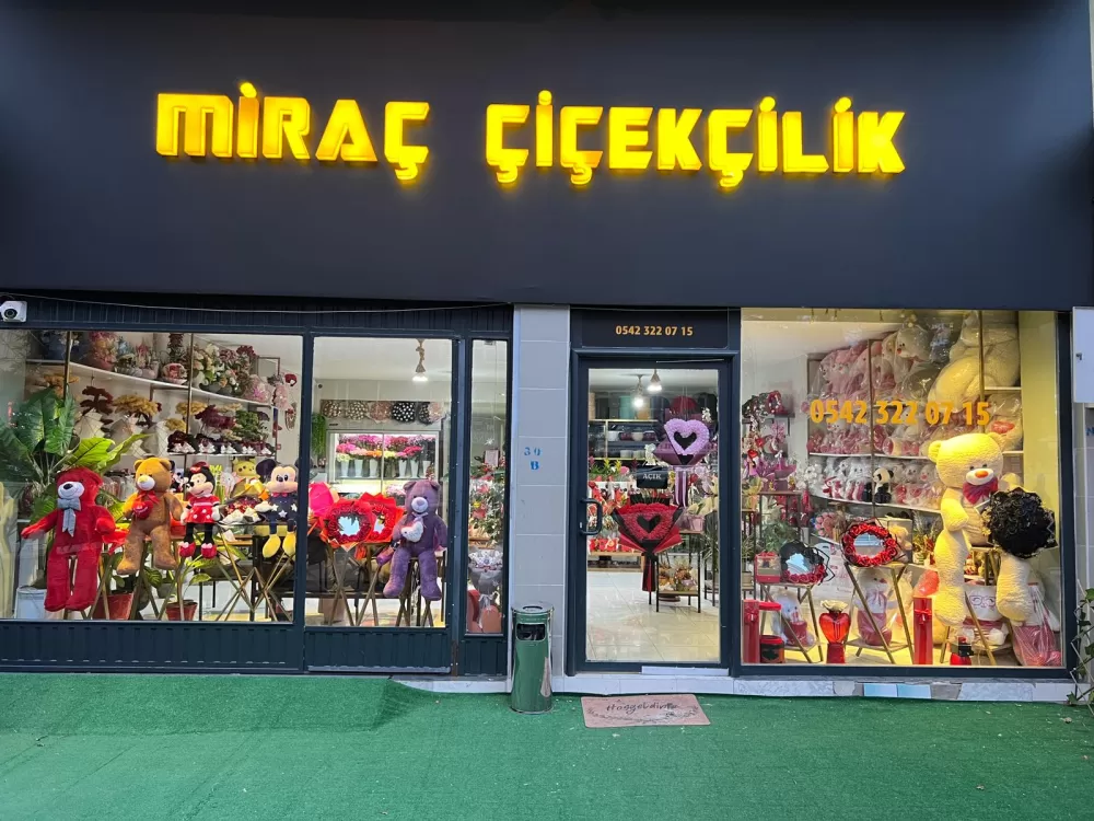 Kelimelerin sustuğu yerde Miraç Çiçekçilik konuşuyor! Bu 14 Şubat’ta mutluluğu hediye edin