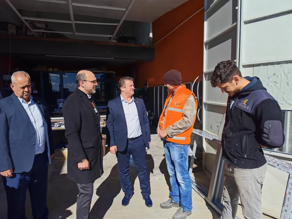 Karamanlı’da AK Parti çıkarması Esnafın talepleri dinlendi