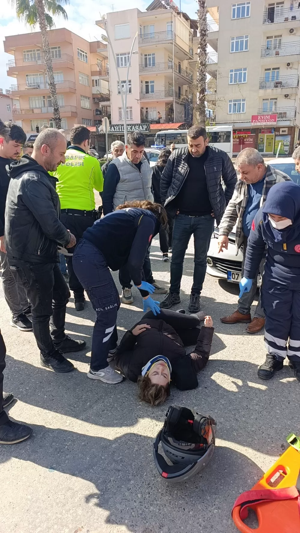 Otomobil ile motosiklet çarpıştı 1 yaralı