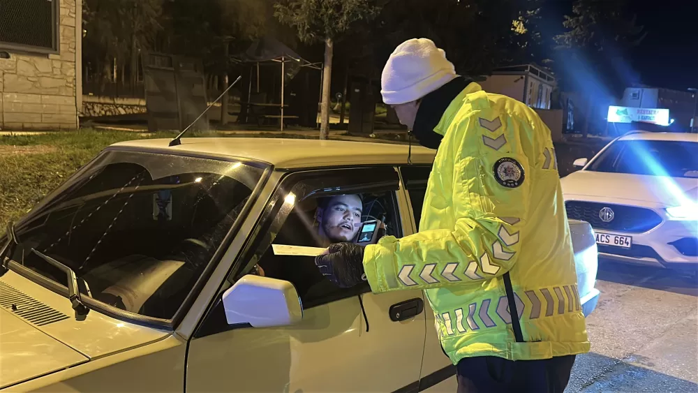 Zarfı trafik polisine açtırdı Bir aylık heyecan uygulama noktasında son buldu