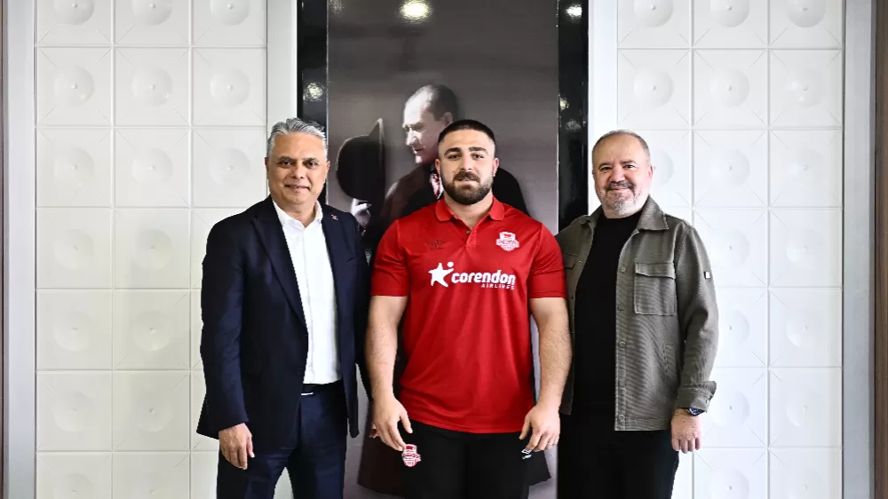 Muratpaşa Belediyesi, Başpehlivan Osman Kan ile sözleşme imzaladı