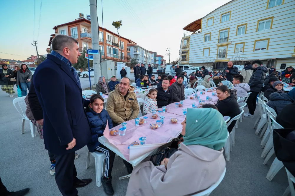 Burdur'da gönül sofrası Başkan Ercengiz mahalle sakinleriyle buluştu