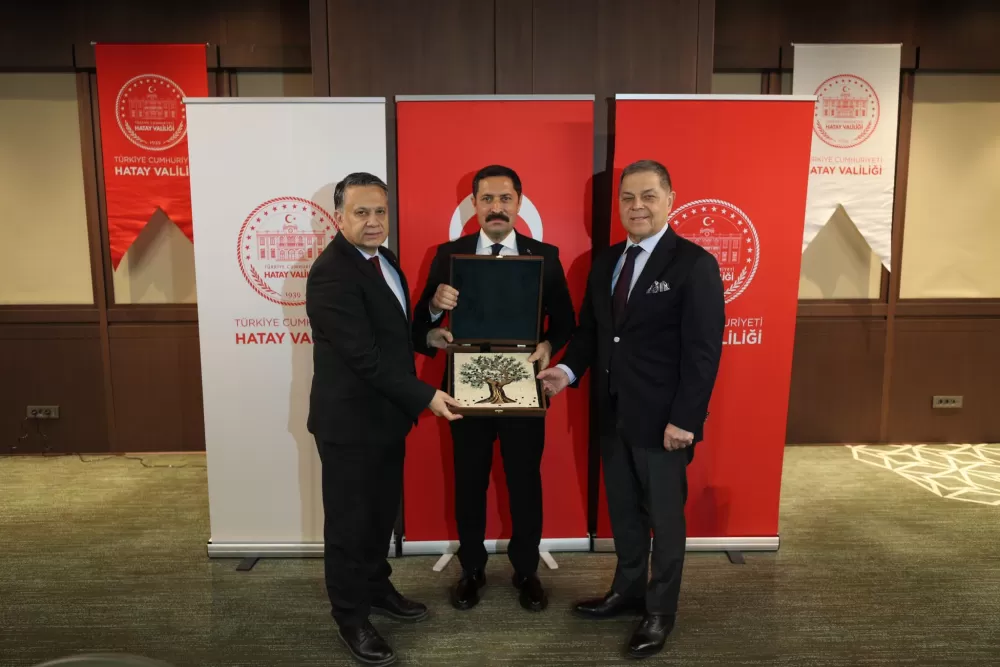 KGK, depremin yıldönümünde Hatay’da Vali Masatlı çalışmaları aktardı