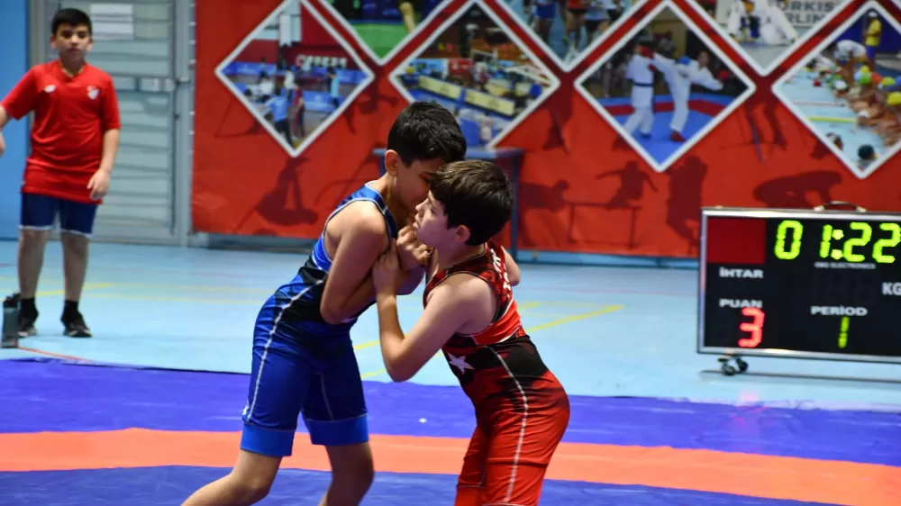 Okul Sporları Yıldızlar Güreş müsabakaları tamamlandı