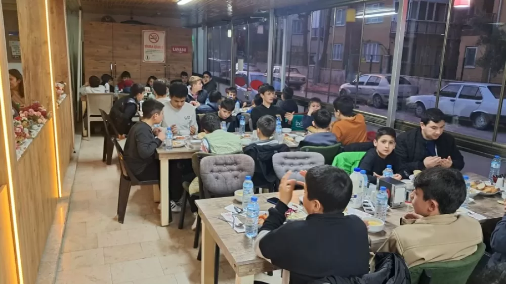 Bucak'ta Kur'an Kursu öğrencileri iftar sofrasında buluştu