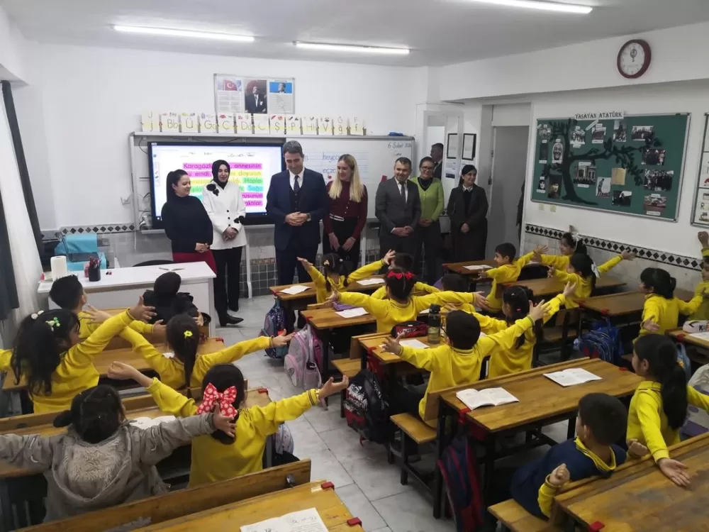 Bucak’ta eğitimde 'Kucaklaşma' mesaisi Kaymakam Kuruca ziyaret etti