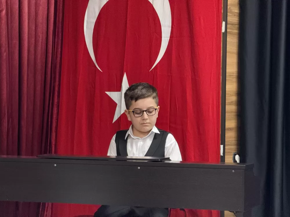 Bucak'ta “Dijital Aile” semineri yoğun katılımla gerçekleştirildi