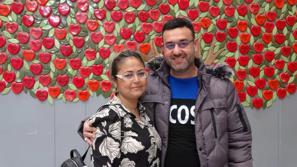 Sevgililer Günü'nde eşinden gelen hayat