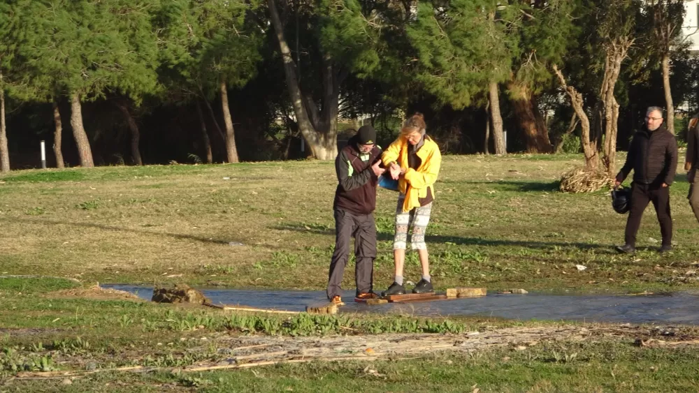 Manavgat'ta dev dalgalar Titreyengöl'ü denizle birleştirdi