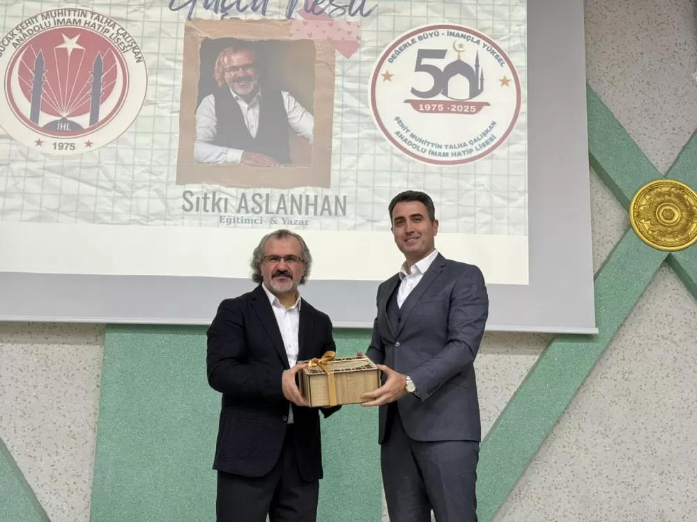 Bucak'ta Sıtkı Aslanhan konferansına yoğun ilgi