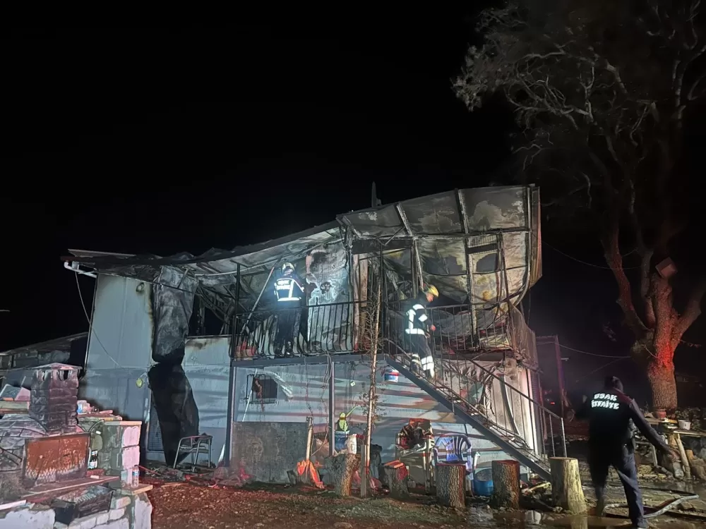 Uşak Sivaslı'da Prefabrik evde çıkan yangında karı-koca hayatını kaybetti