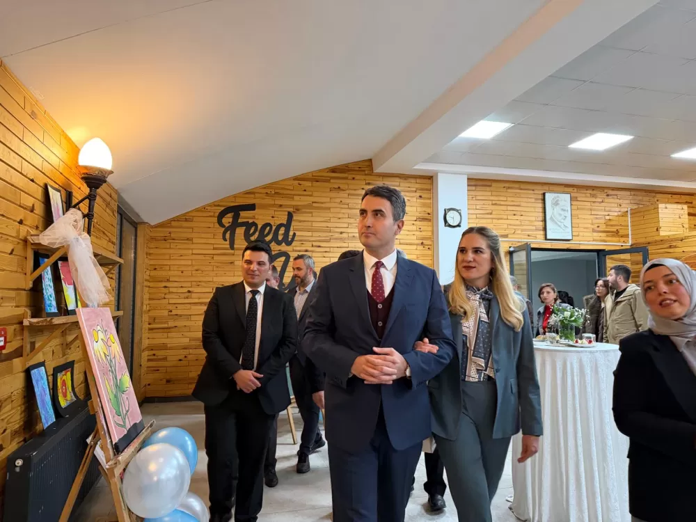 Bucak'ta “Dijital Aile” semineri yoğun katılımla gerçekleştirildi