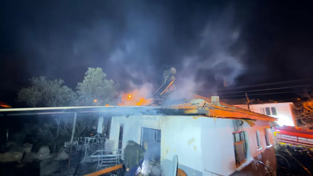 Bucak'ta ev yangını korkuttu Ekipler seferber oldu