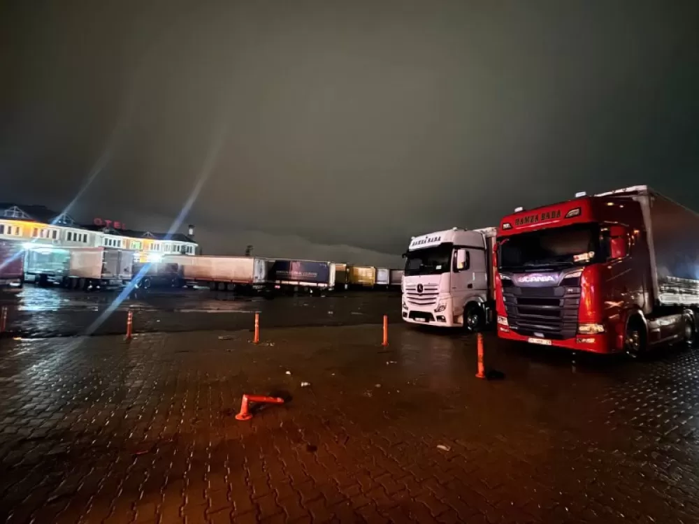 Erzincan’da sağanak, kar ve sis ulaşımı durdurdu