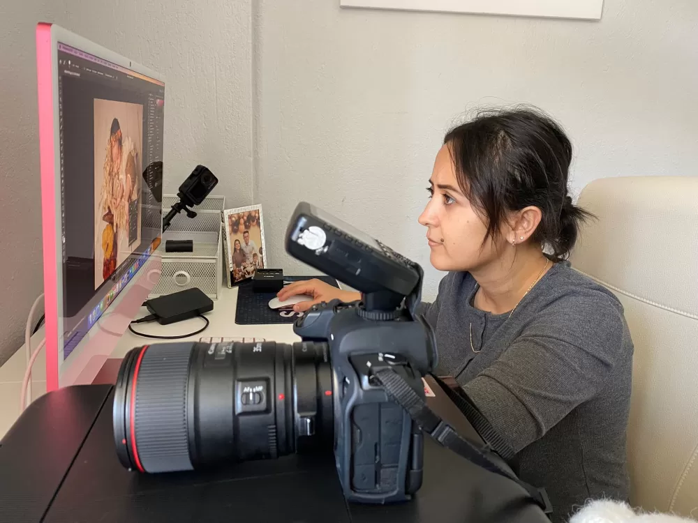 İkizlerinin kareleriyle başladı, Serik'in tek doğum fotoğrafçısı oldu