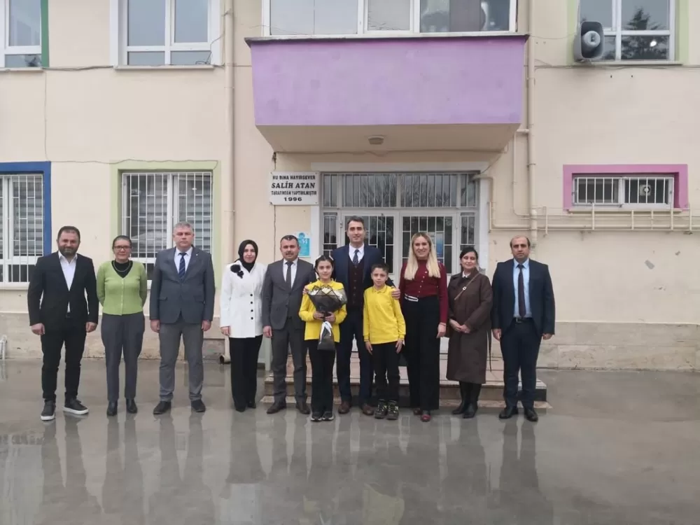 Bucak’ta eğitimde 'Kucaklaşma' mesaisi Kaymakam Kuruca ziyaret etti