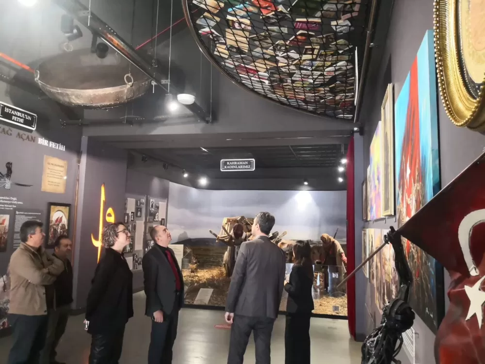 Bucak’a modern kütüphane için Antalya modeli Heyet Dokumapark’ı inceledi