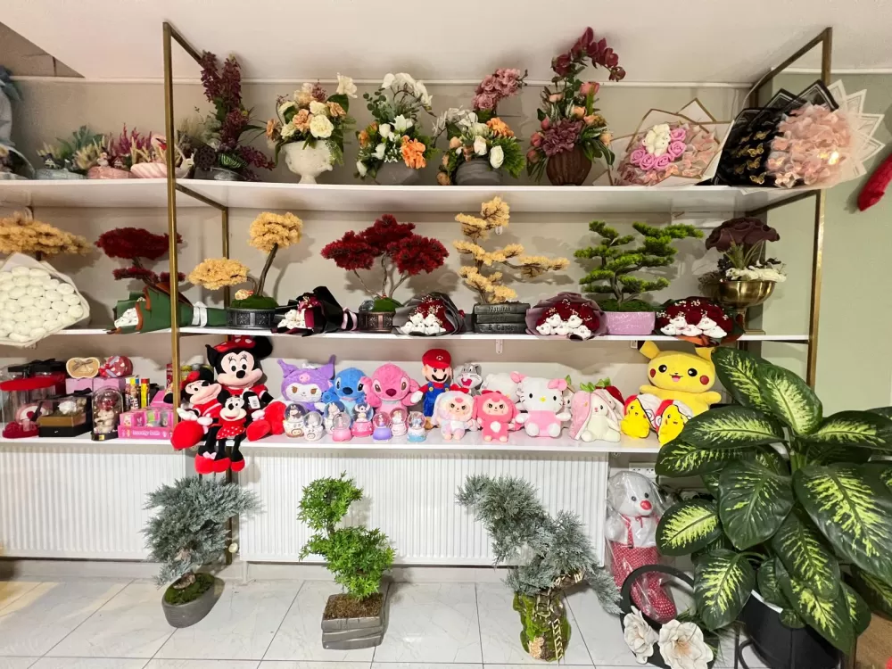 Kelimelerin sustuğu yerde Miraç Çiçekçilik konuşuyor! Bu 14 Şubat’ta mutluluğu hediye edin