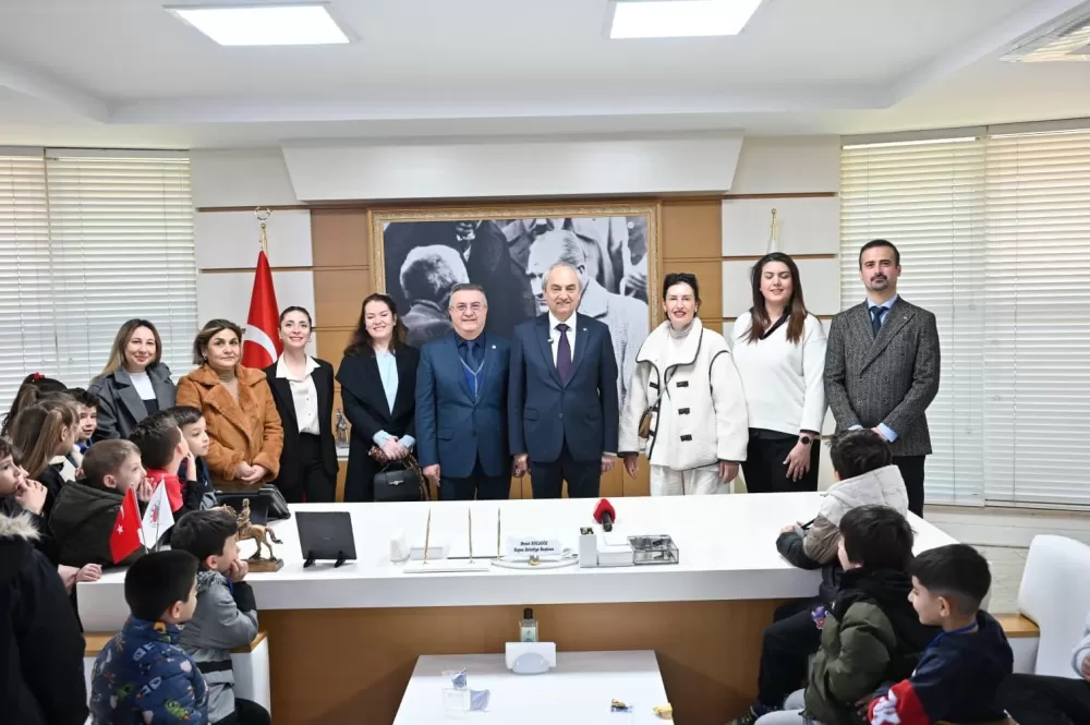 Minik öğrencilerden Kepez Belediyesinde 'Yönetim' mesaisi