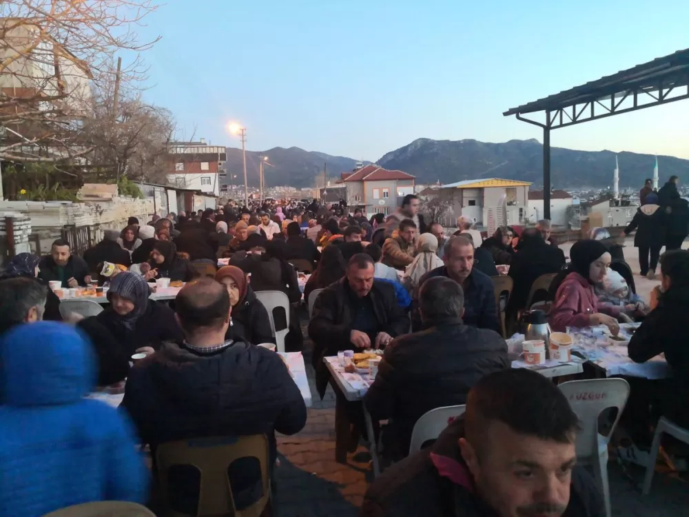 Sanayi Mahallesi sakinleri iftar sofrasında buluştu Kaymakam Kuruca da katıldı
