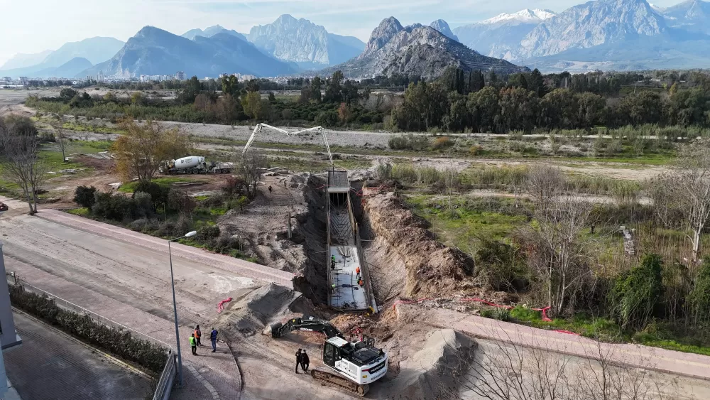 Konyaaltı’nın altyapısında dev hamle 60 milyonluk yatırımla su baskınlarına son