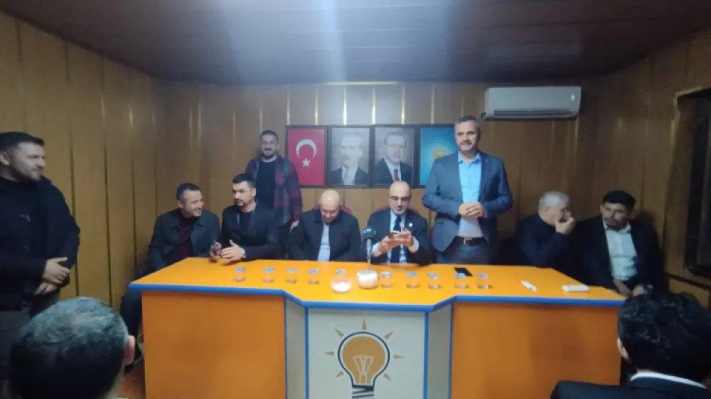 AK Parti Bucak Teşkilatı’nda Bayramlaşma Mesaisi: Arife Gününde Birlik Tablosu!