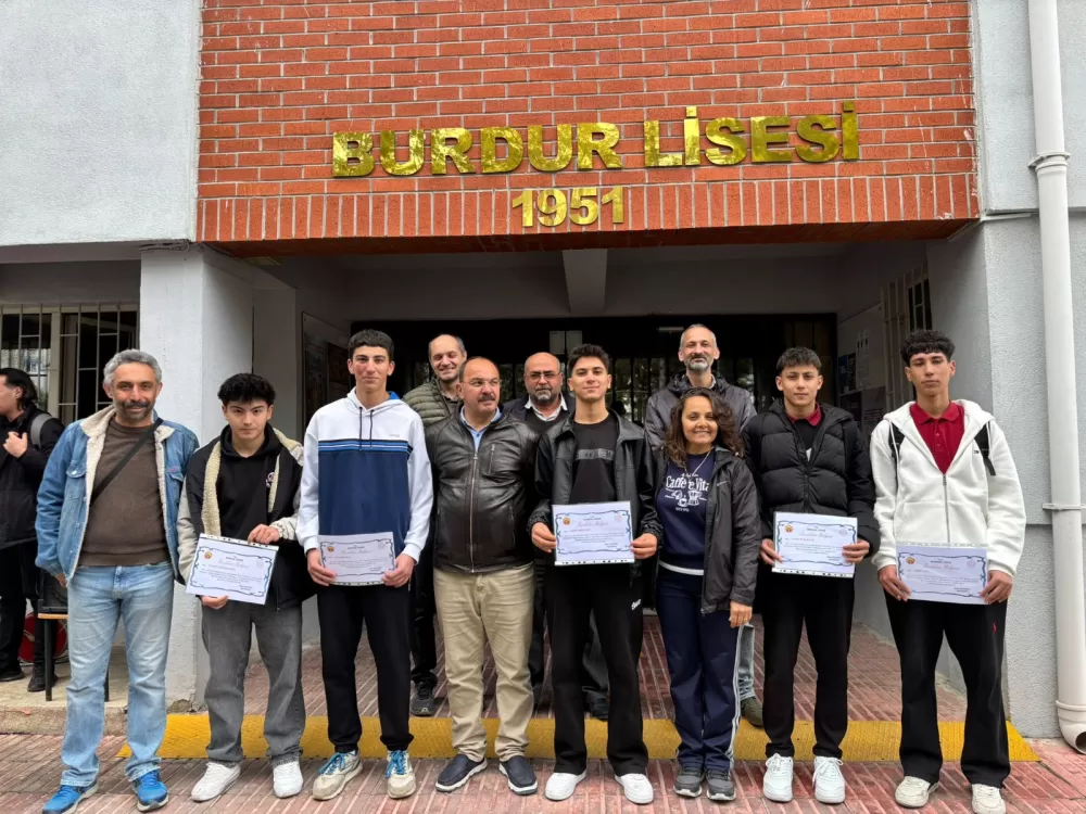 Burdur Lisesi badminton takımı Türkiye beşincisi oldu