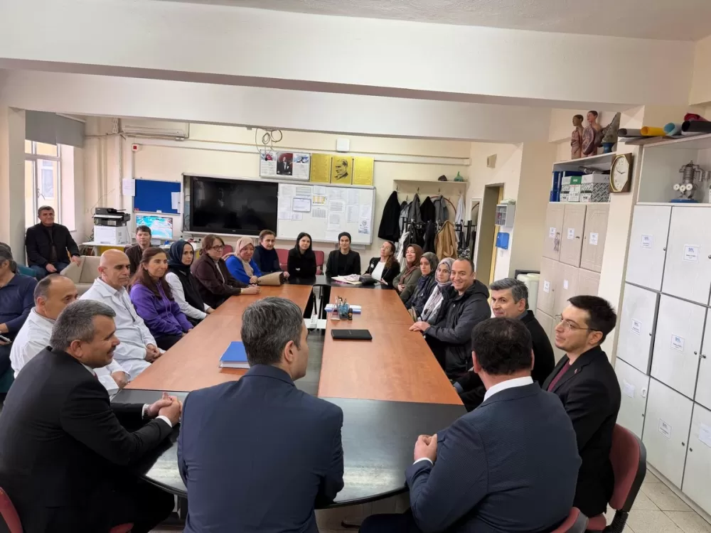 Bucak Kaymakamı Can Kazım Kuruca’dan Anadolu Lisesine ziyaret
