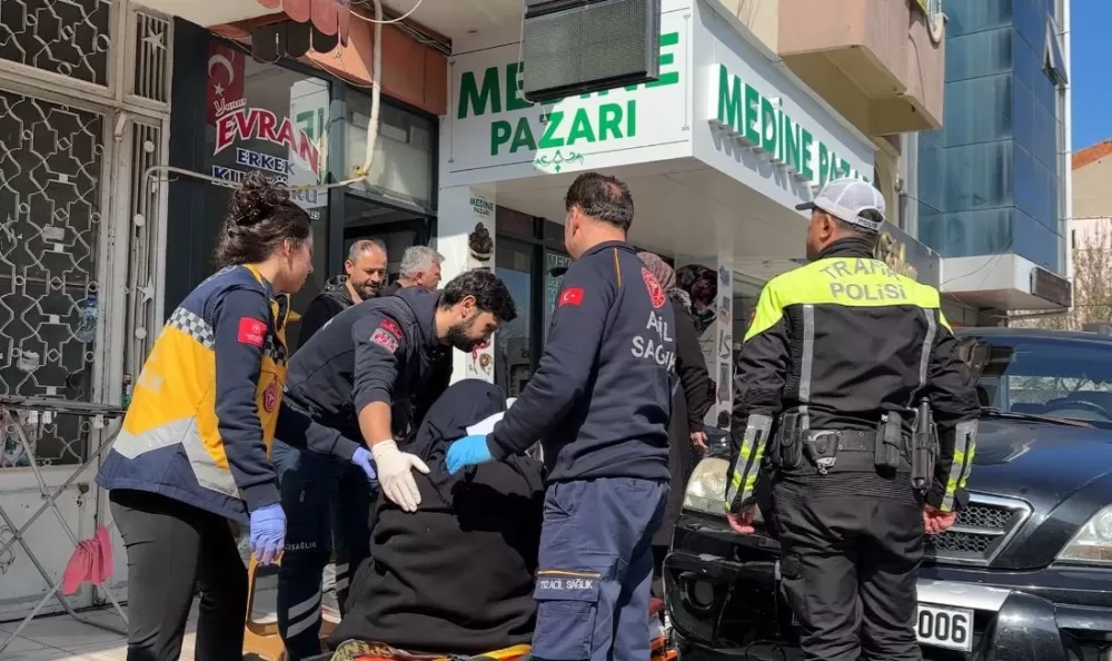 Burdur’da trafiğe kapalı alanda geri giden araç yaşlı kadına çarptı