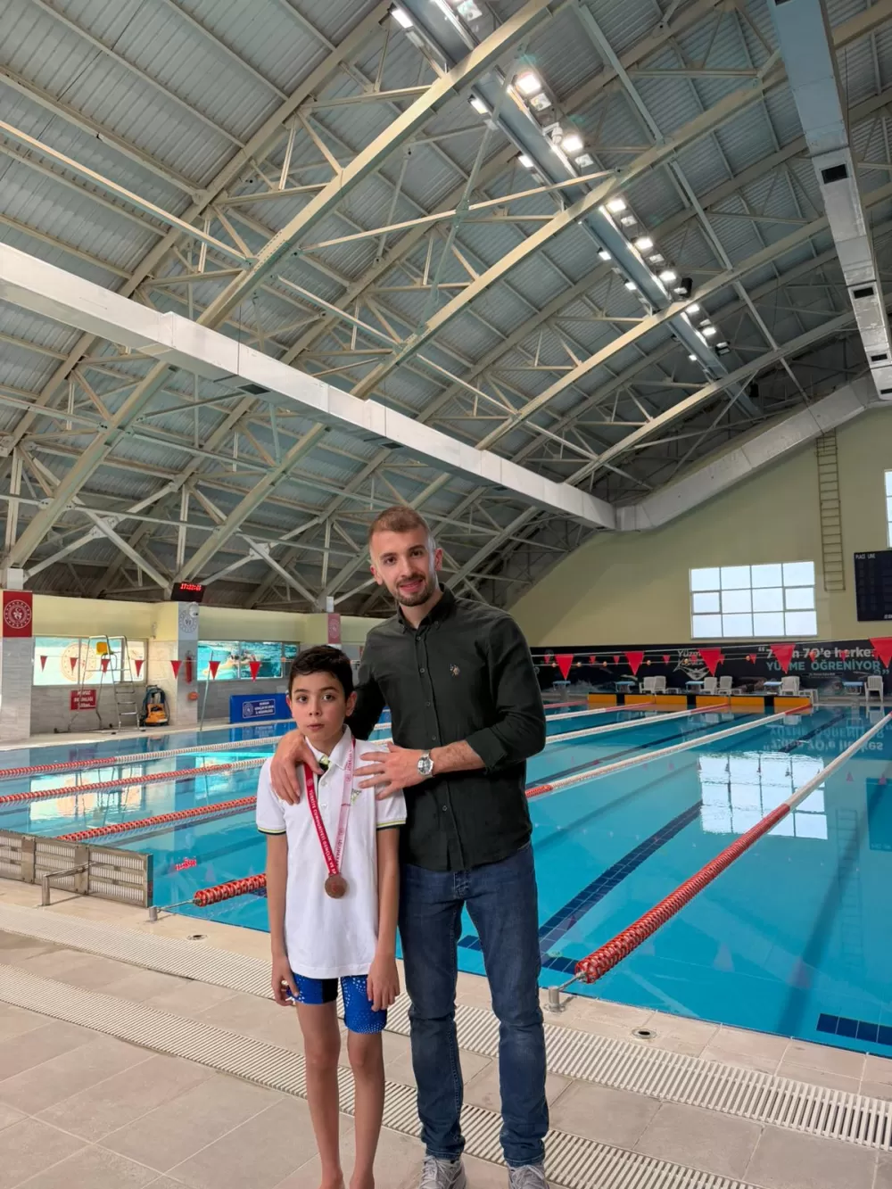 Geleceğin şampiyon yüzücüleri emin ellerde Uçan kulaçlar başarıya doymuyor