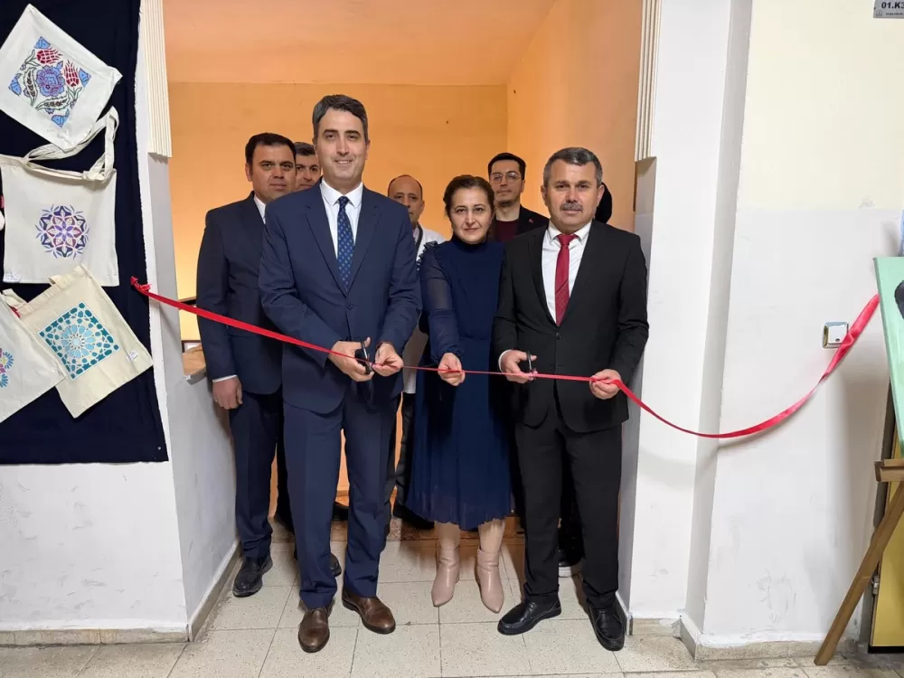 Bucak Kaymakamı Can Kazım Kuruca’dan Anadolu Lisesine ziyaret