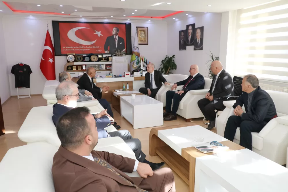 Tefenni'de dev iftar organizasyonu Ümit Özdağ da konuk oldu