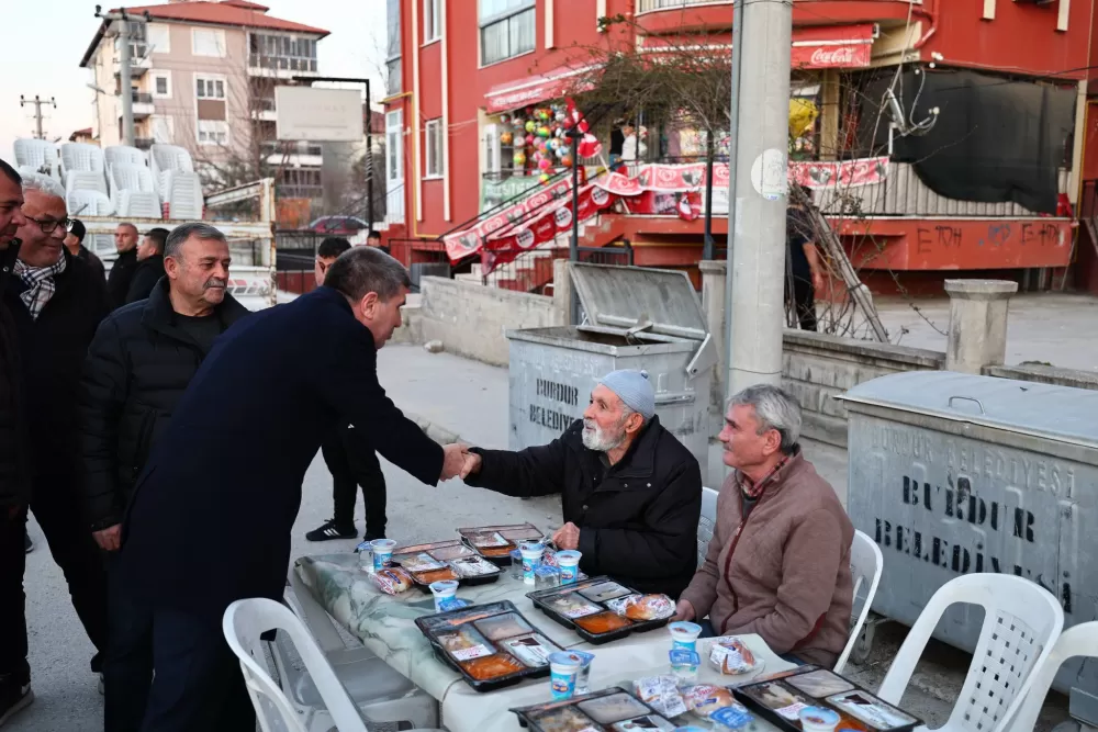 Başkan Ercengiz gönül sofrasında Aydınlıkevler ile buluştu