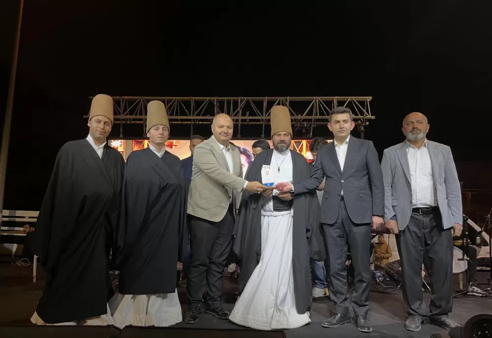 Gölhisar'da Ramazan coşkusu Abdurrahman Önül meydanı doldurdu