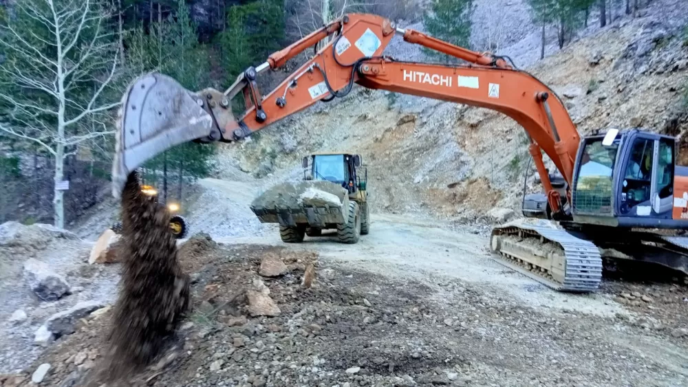 Alanya’nın kırsal yollarında ulaşım mesaisi sürüyor