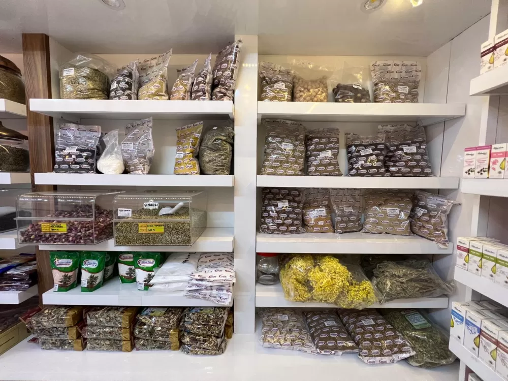 Bucak’ta Aktarzade hizmete açıldı! Açılışa özel %15 indirim