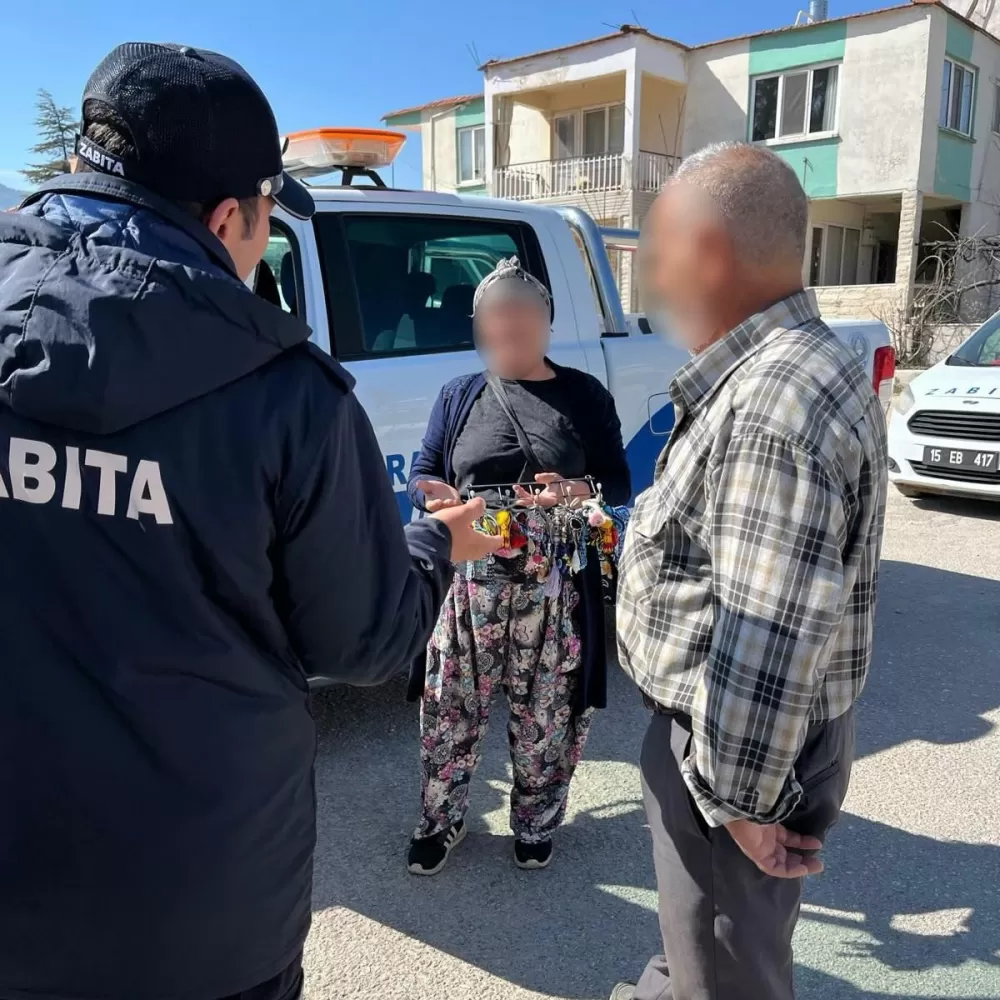 Bucak'ta Ramazan mesaisi 25 dilenci yakalandı