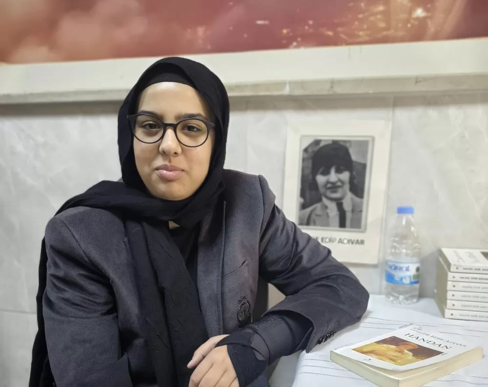 Bucak'ta kütüphaneler haftası kapsamında 'Yazarlar ve Şairler Sokağı' kuruldu