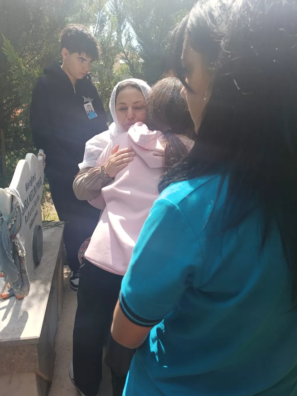 Köpekten kaçarken hayatını kaybetmişti! Mahra Melin Pınar kabri başında anıldı