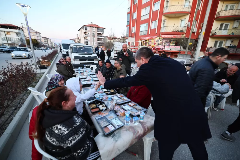 Başkan Ercengiz gönül sofrasında Aydınlıkevler ile buluştu