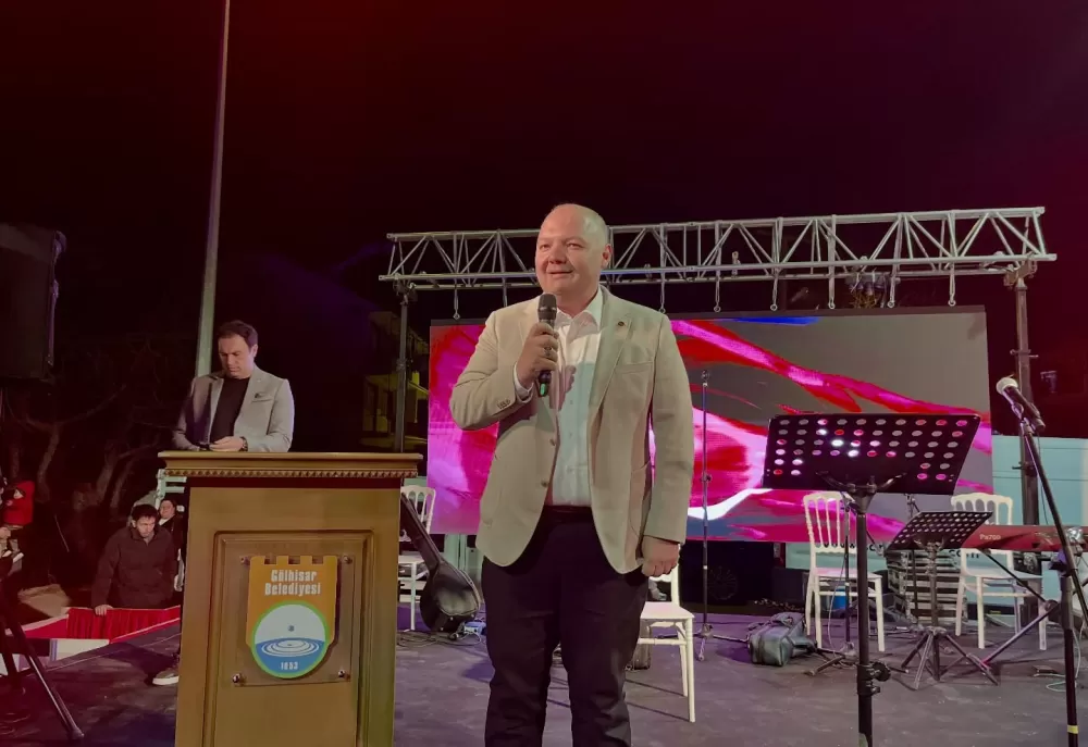 Gölhisar'da Ramazan coşkusu Abdurrahman Önül meydanı doldurdu