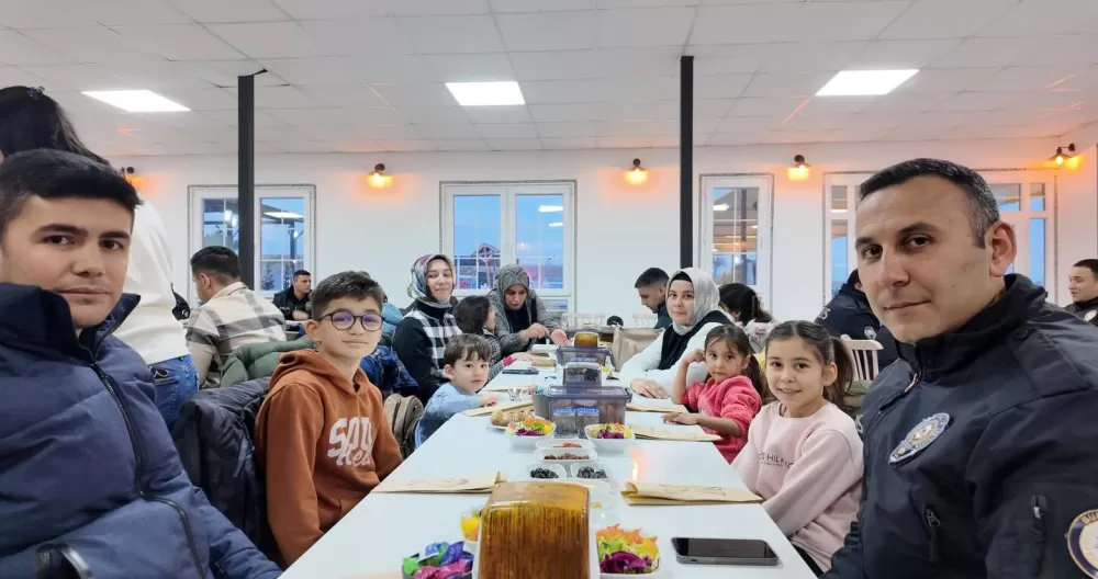 Yeşilova Kaymakamı Turan emniyet personeli ve aileleriyle iftarda buluştu