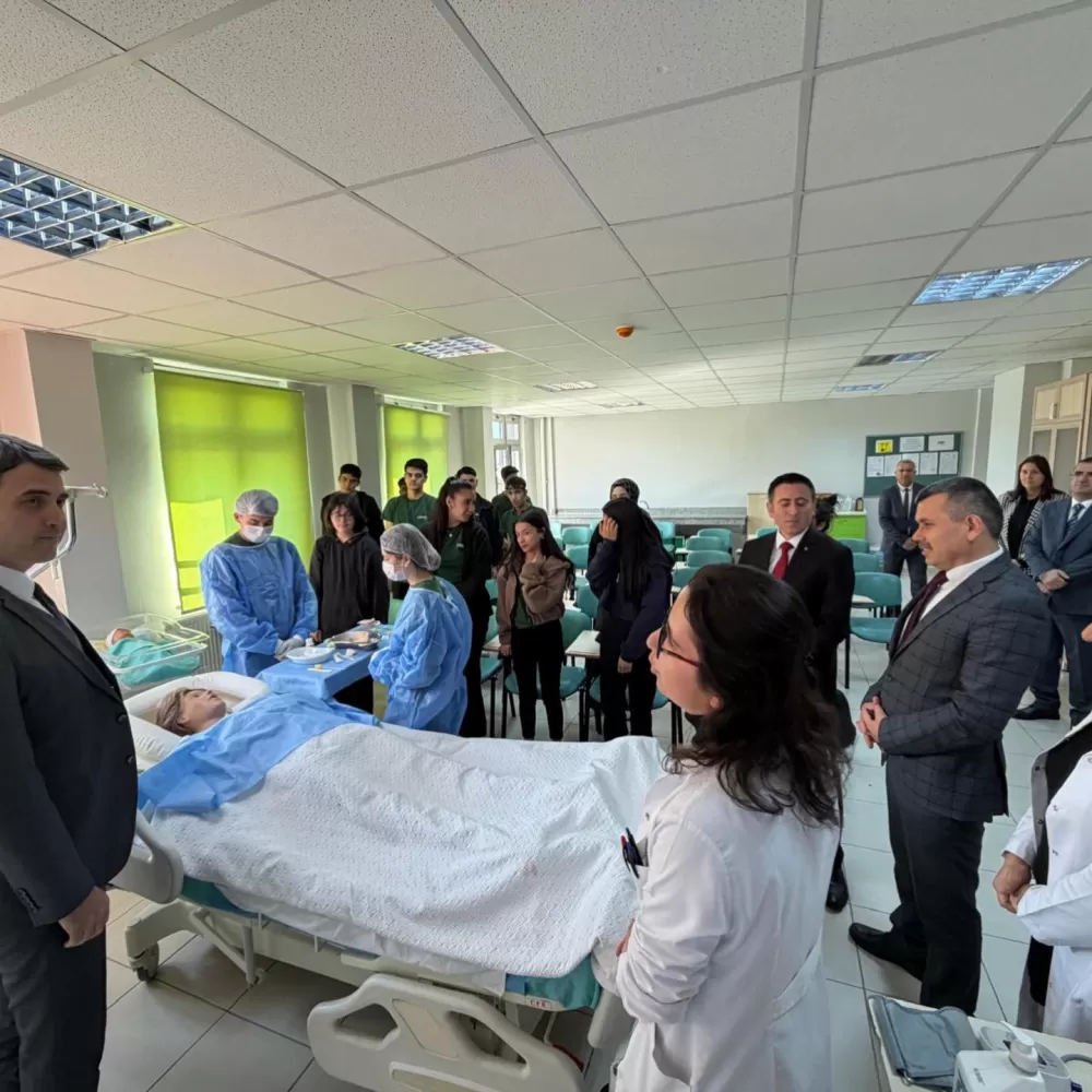 Kaymakam Kuruca’dan mesleki eğitime tam destek Sınıflarda gelecek planları konuşuldu