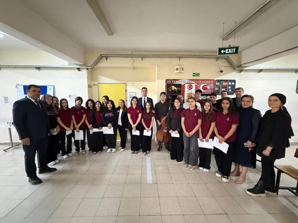 Bucak Kaymakamı Can Kazım Kuruca’dan Anadolu Lisesine ziyaret