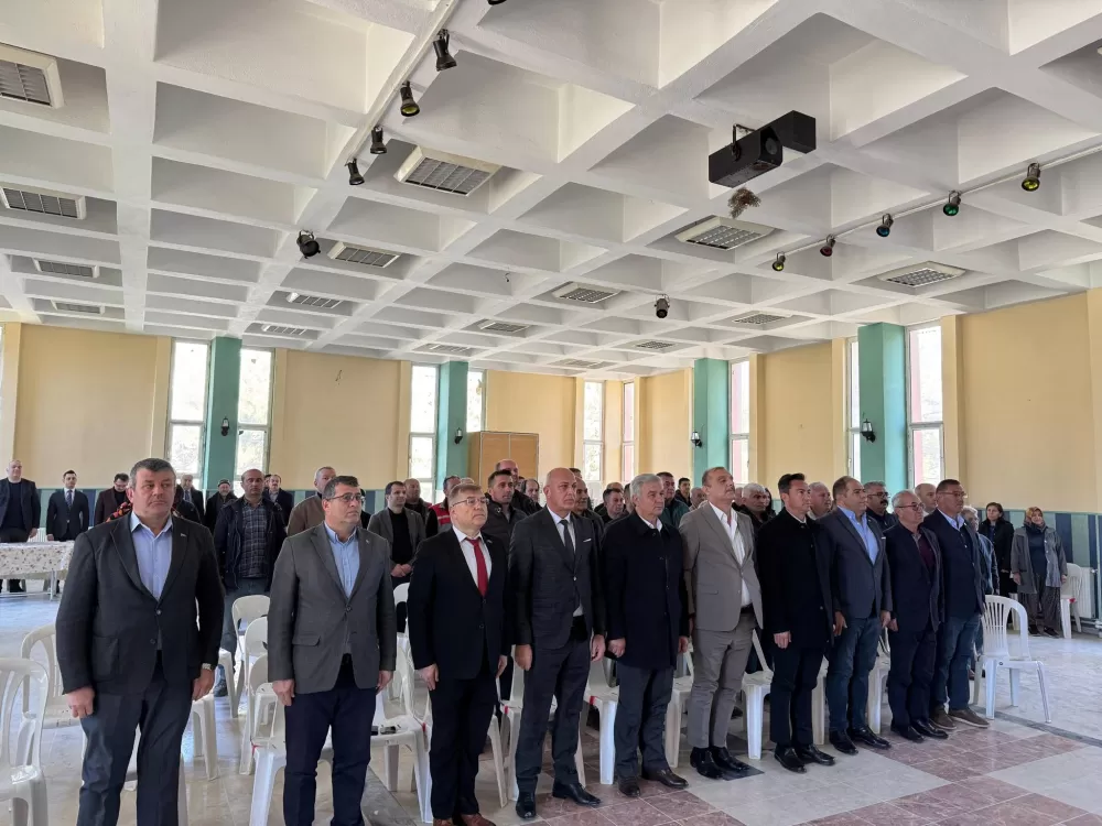 Yeşilova esnafı 'Devam' dedi Esnaf Odası'nda Erhan Sönmez güven tazeledi