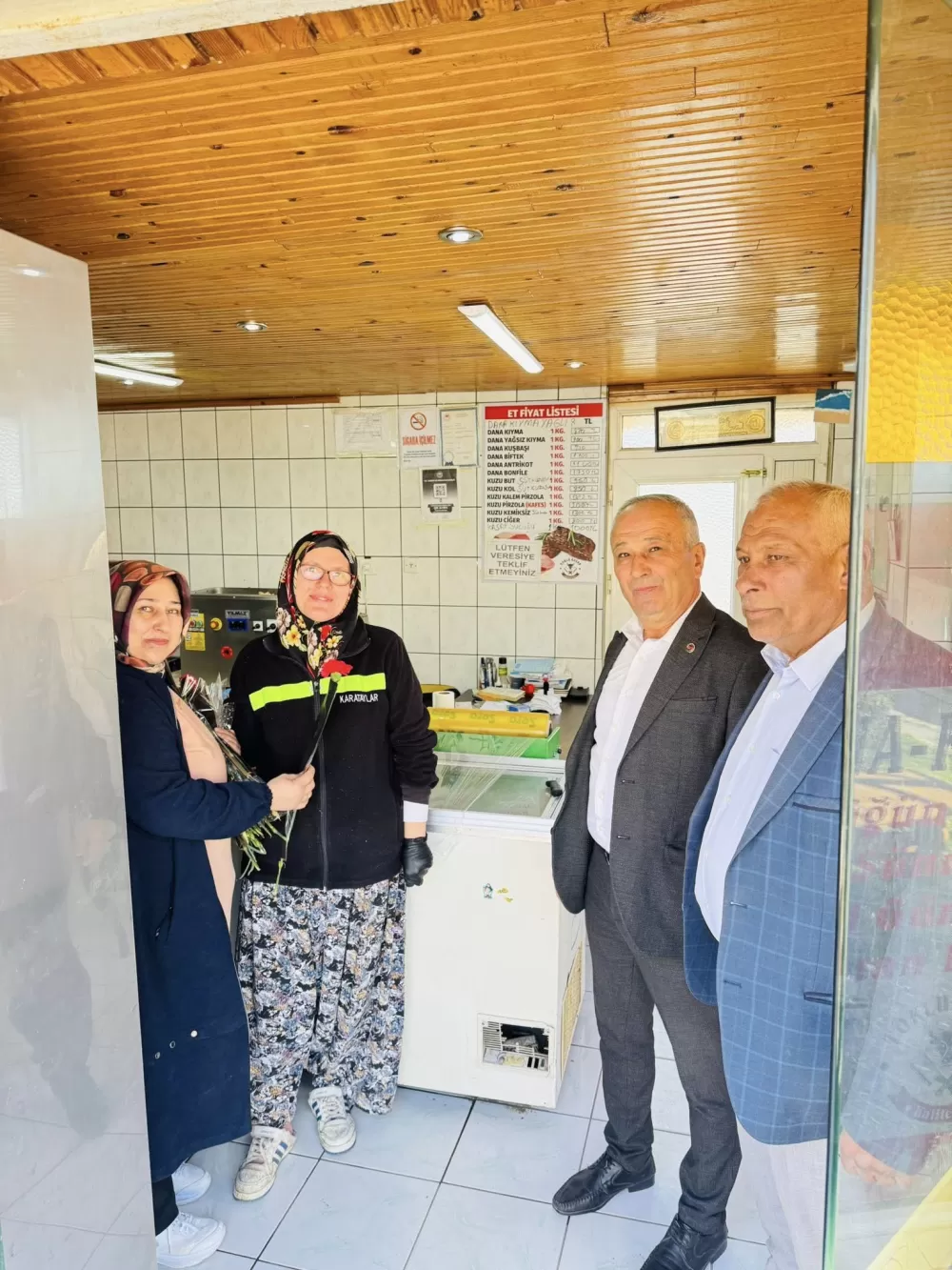 Çeltikçi’de Kadınlar Günü Başkan Ezin tek tek kutladı